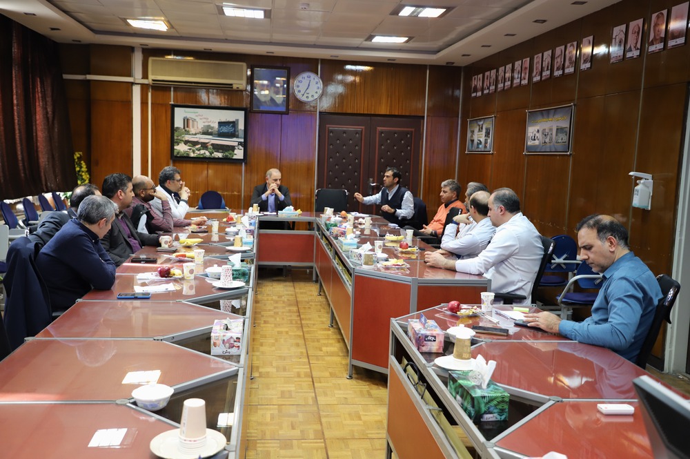 هم‌اندیشی رئیس بیمارستان سینا با مدیران کشیک در راستای ارتقای هماهنگی و کیفیت خدمات